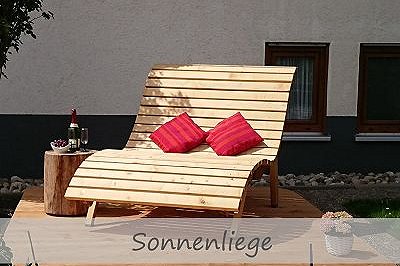 Sonnenliege im Garten